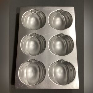 Amscan Pumpkin Aluminum mini cake/cupcake Pan